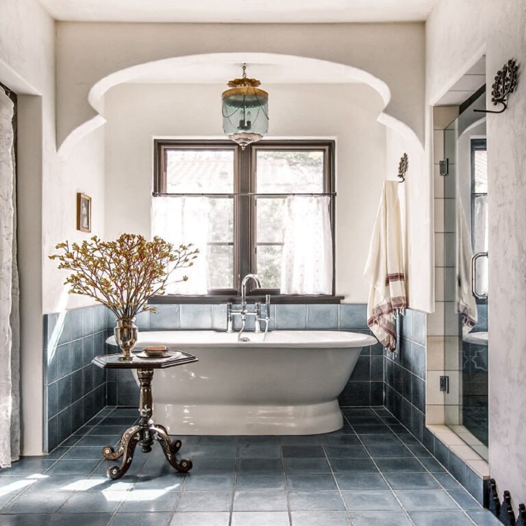 unique bathtub with elegant decoration refinished like new Salem Albany Eugene Corvallis Lebanon Near me Oregon